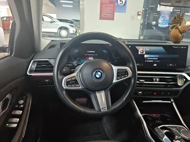 BMW i3 — Фото автомобиля 10