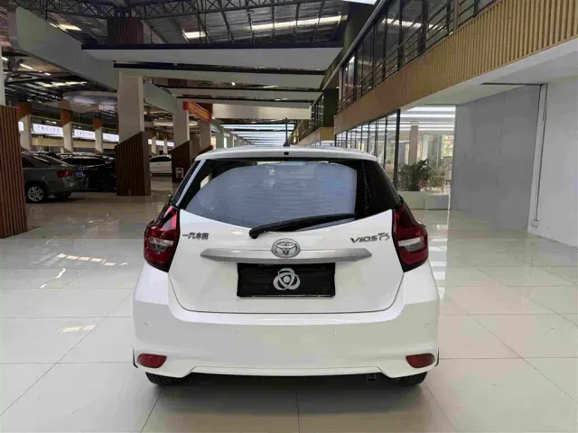 Toyota Vios FS — Фото автомобиля 8