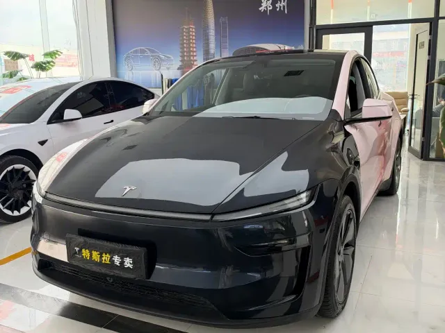 Фотография автомобиля — Tesla Model Y