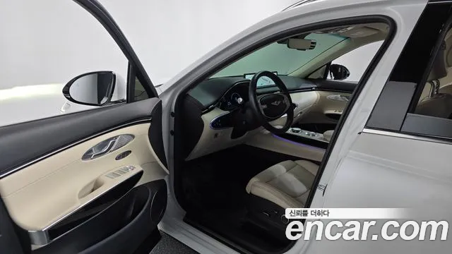 Genesis GV70 — Фото автомобиля 15