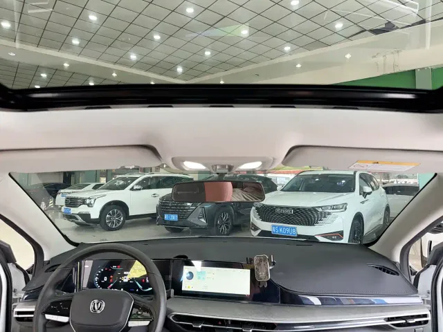 Changan Eado — Фото автомобиля 8