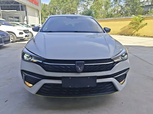 Roewe i5 — Фото автомобиля 2