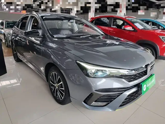 Roewe i5 — Фото автомобиля 3