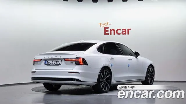 Volvo S90 — Фото автомобиля 2
