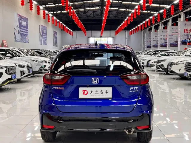 Honda Fit — Фото автомобиля 5