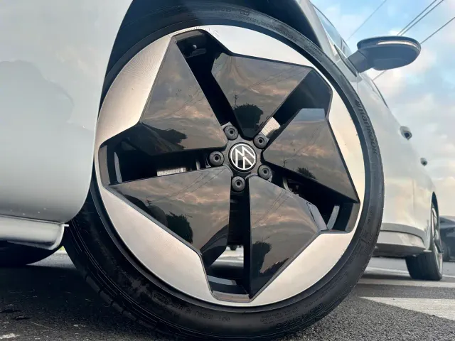 Volkswagen ID.3 — Фото автомобиля 10