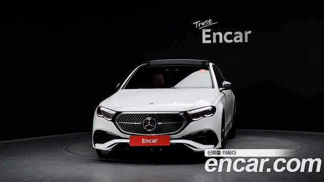 Mercedes-Benz E-Class — Фото автомобиля 3