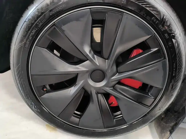 Tesla Model Y — Фото автомобиля 22