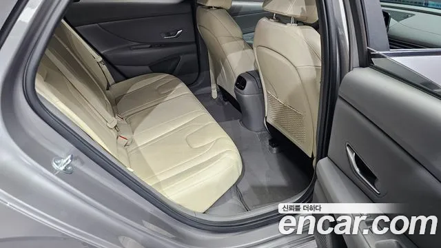Hyundai AVANTE Inspiration — Фото автомобиля 11