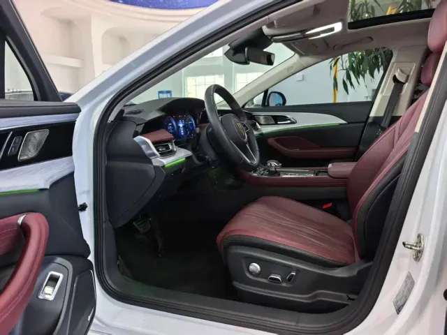 Hongqi H5 — Фото автомобиля 4