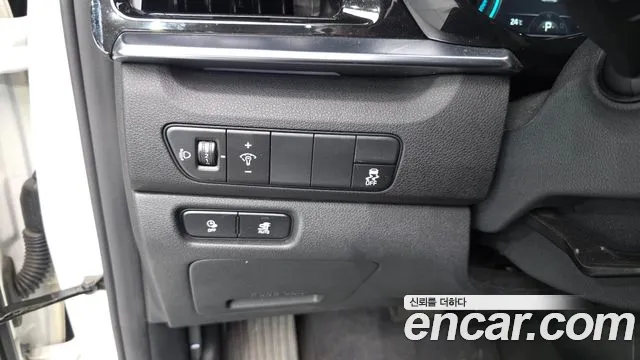 Kia Niro — Фото автомобиля 18