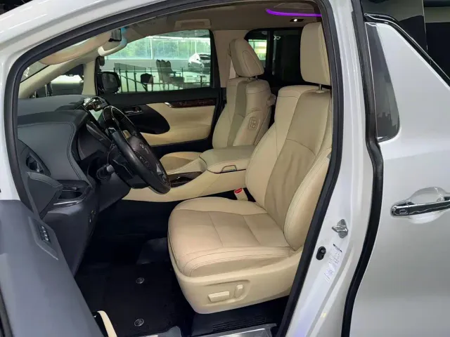 Toyota Alphard — Фото автомобиля 17