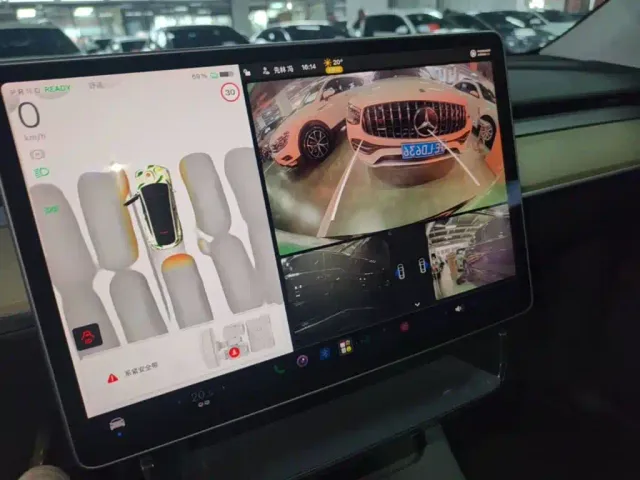 Tesla Model Y — Фото автомобиля 12