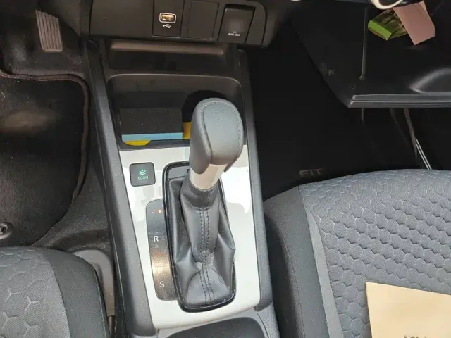 Honda Fit — Фото автомобиля 6