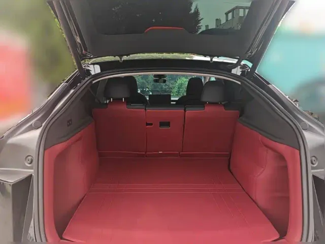 Tesla Model Y — Фото автомобиля 15