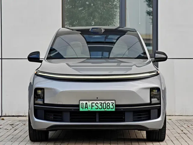 Li Auto L9 — Фото автомобиля 2