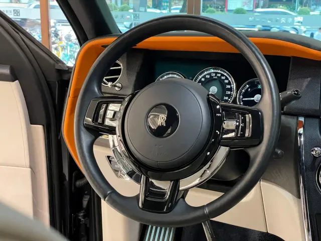 Rolls-Royce Cullinan — Фото автомобиля 16