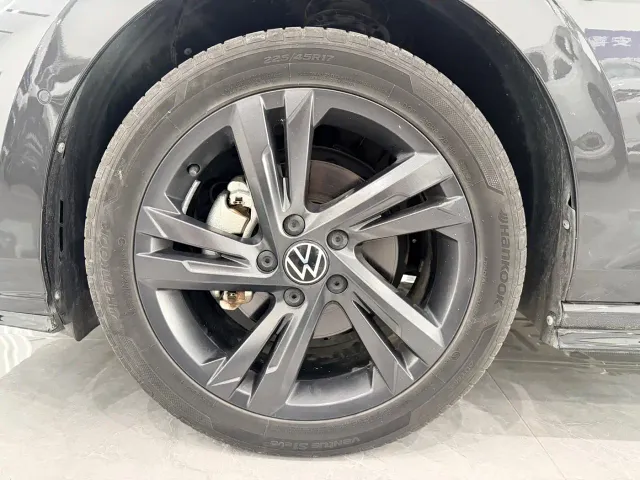 Volkswagen Golf — Фото автомобиля 7