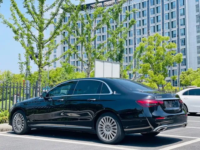 Mercedes-Benz E-Class — Фото автомобиля 7