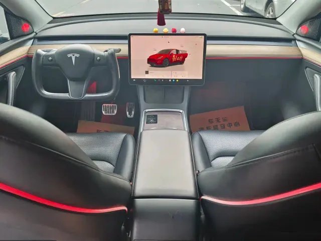 Tesla Model Y — Фото автомобиля 8