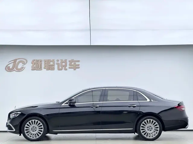 Mercedes-Benz E-Class — Фото автомобиля 4