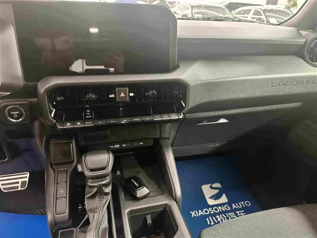 Toyota Prado — Фото автомобиля 10