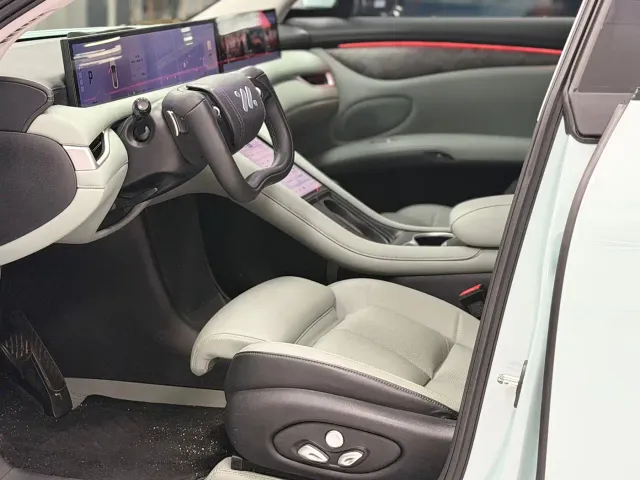 IM Motors LS6 — Фото автомобиля 6