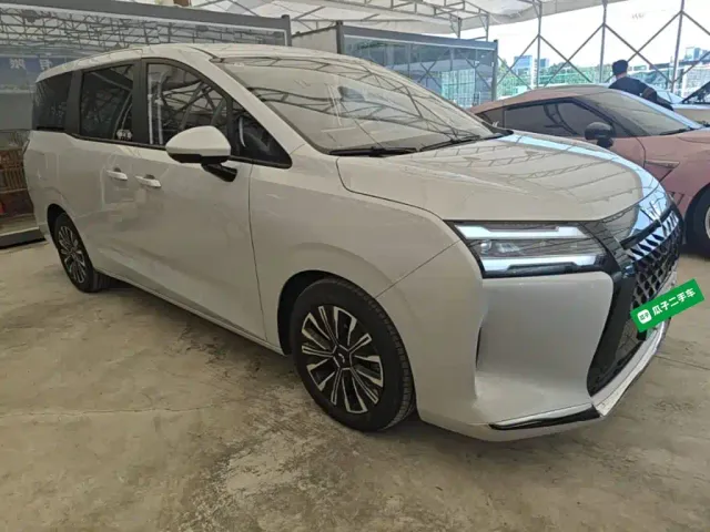 Wuling Starlight 730 — Фото автомобиля 3