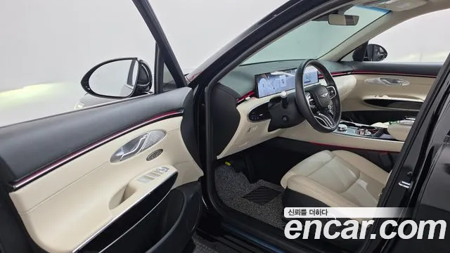 Genesis GV70 — Фото автомобиля 15