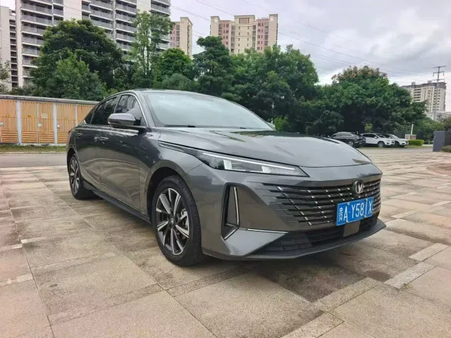 Changan Eado — Фото автомобиля 3