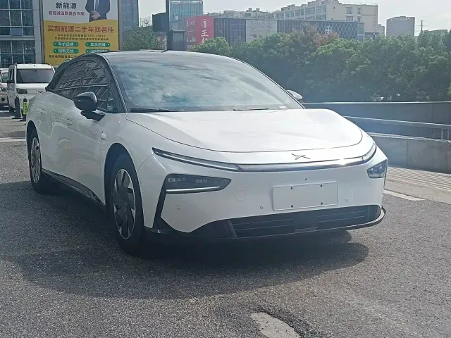 Xpeng P7+ — Фото автомобиля 3