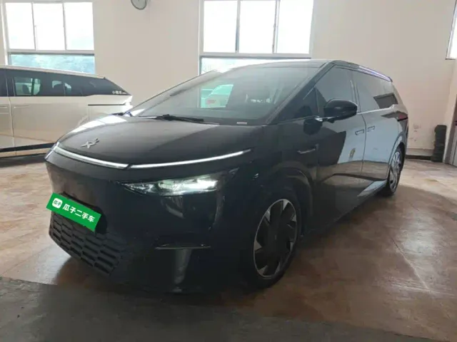 Фотография автомобиля — Xpeng X9