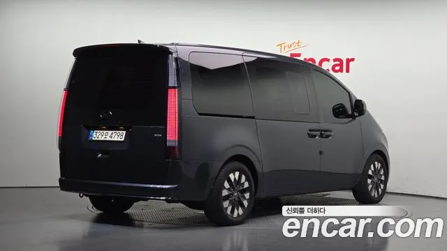 Hyundai Staria Staria 4WD Lounge 9 мест — Фото автомобиля 2