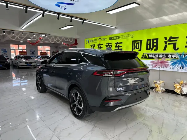 BYD Tang — Фото автомобиля 6