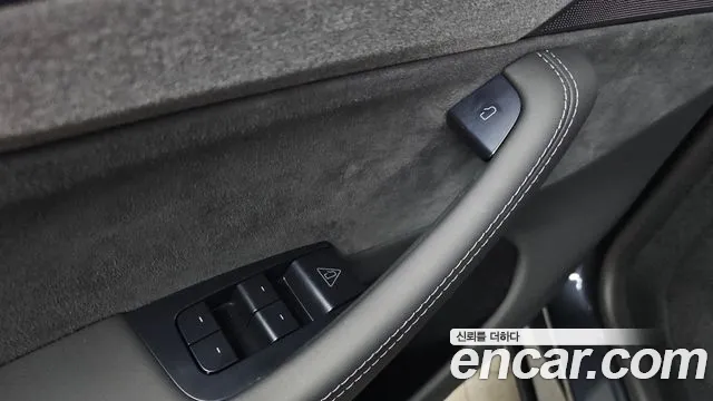 Tesla Model Y — Фото автомобиля 12