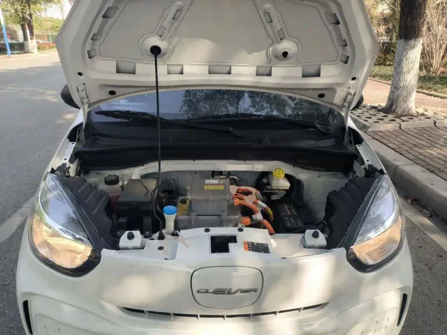 Roewe Clever — Фото автомобиля 15