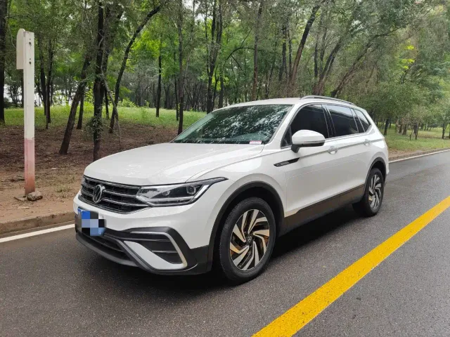Фотография автомобиля — Volkswagen Tiguan L