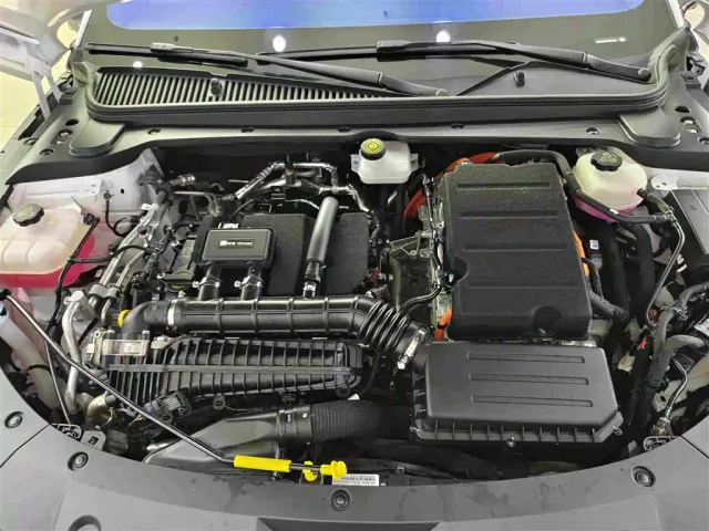 BYD Qin L — Фото автомобиля 12
