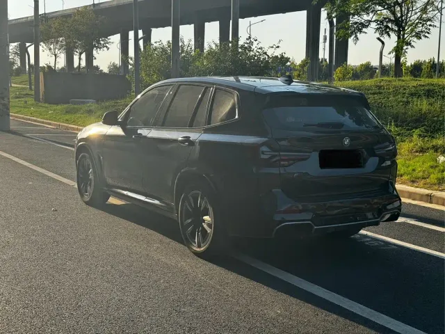 BMW iX3 — Фото автомобиля 7