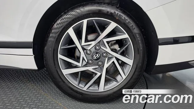 Hyundai Grandeur GN7 — Фото автомобиля 21