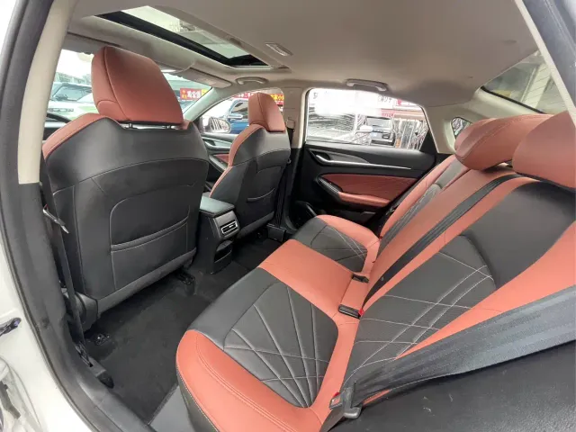 Changan Eado — Фото автомобиля 6