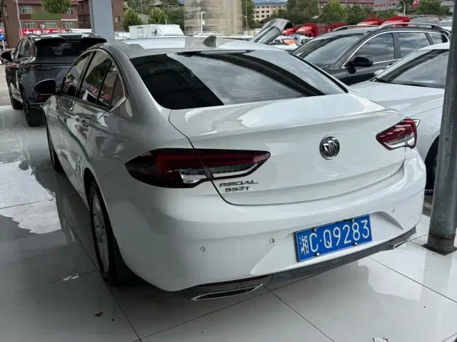 Buick Regal — Фото автомобиля 4