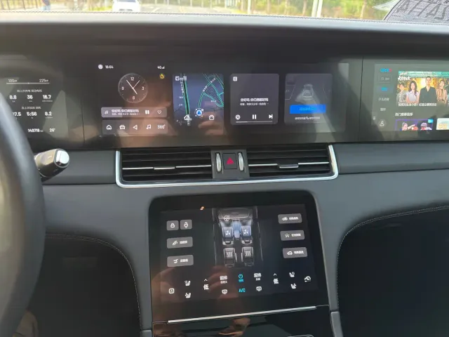 Li Auto ONE — Фото автомобиля 6