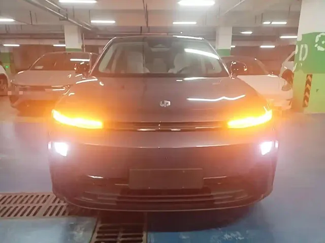Leapmotor B10 — Фото автомобиля 2