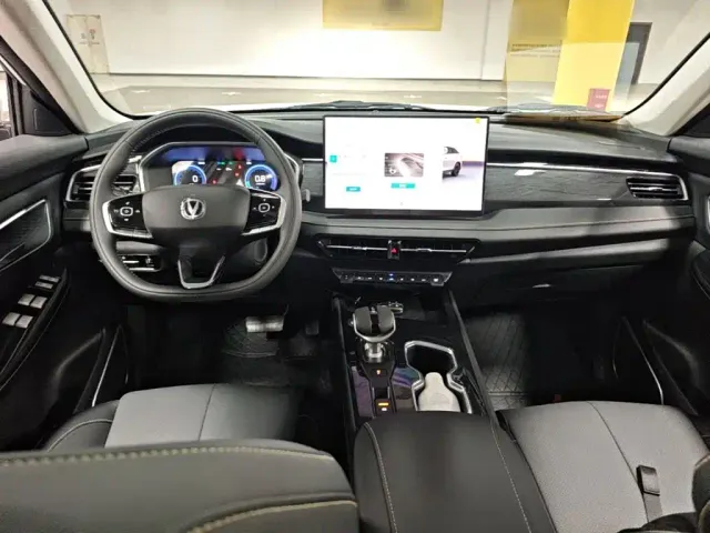 Changan CS75 — Фото автомобиля 9