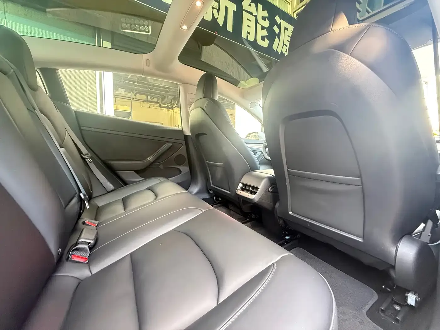 Tesla Model 3 2022 Performance High-Performance AWD — Фото автомобиля 12