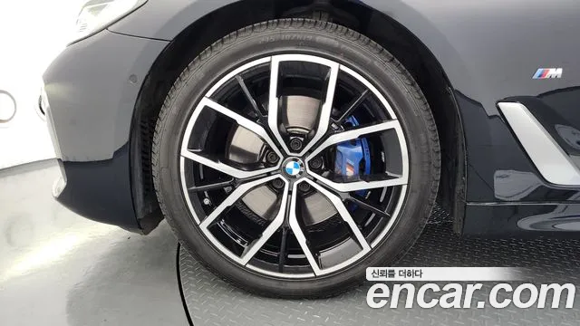 BMW 5 Series G30 — Фото автомобиля 5