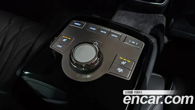 Genesis G80 Бензин 2.5 турбо AWD — Фото автомобиля 17