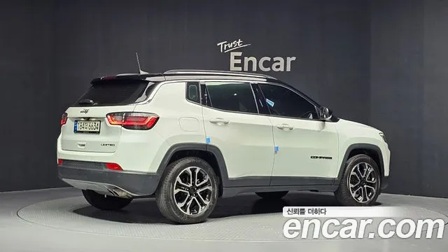 Jeep Compass — Фото автомобиля 2