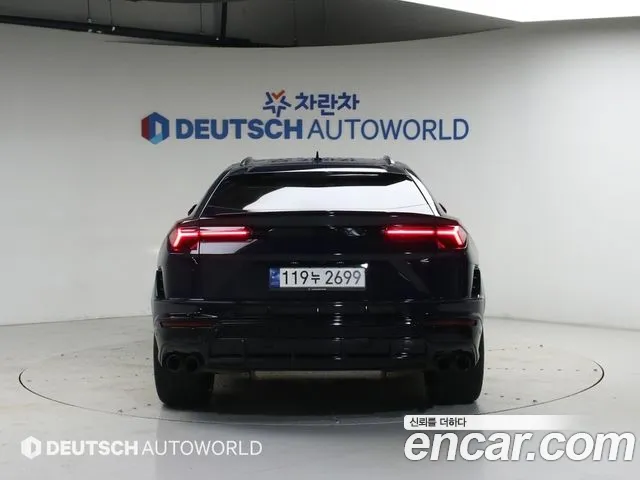 Lamborghini Urus — Фото автомобиля 4